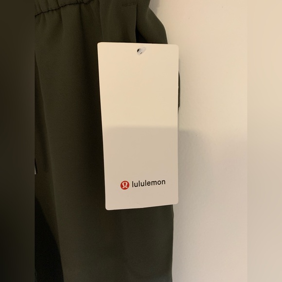 NWT Lululemon Athletica On The Fly Woven Jogger- Women- Olive - Picture 3 of 6